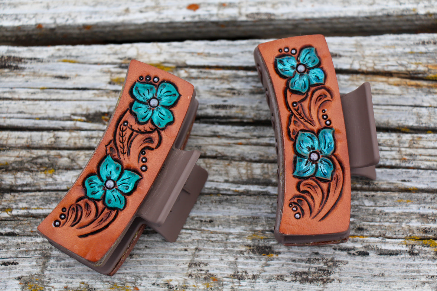 Paintbrush and Floral Medium hair claw